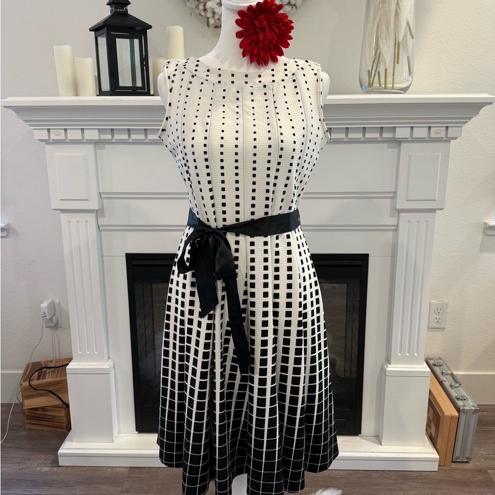 Haani Black and White Grid Midi Dress Sz PS